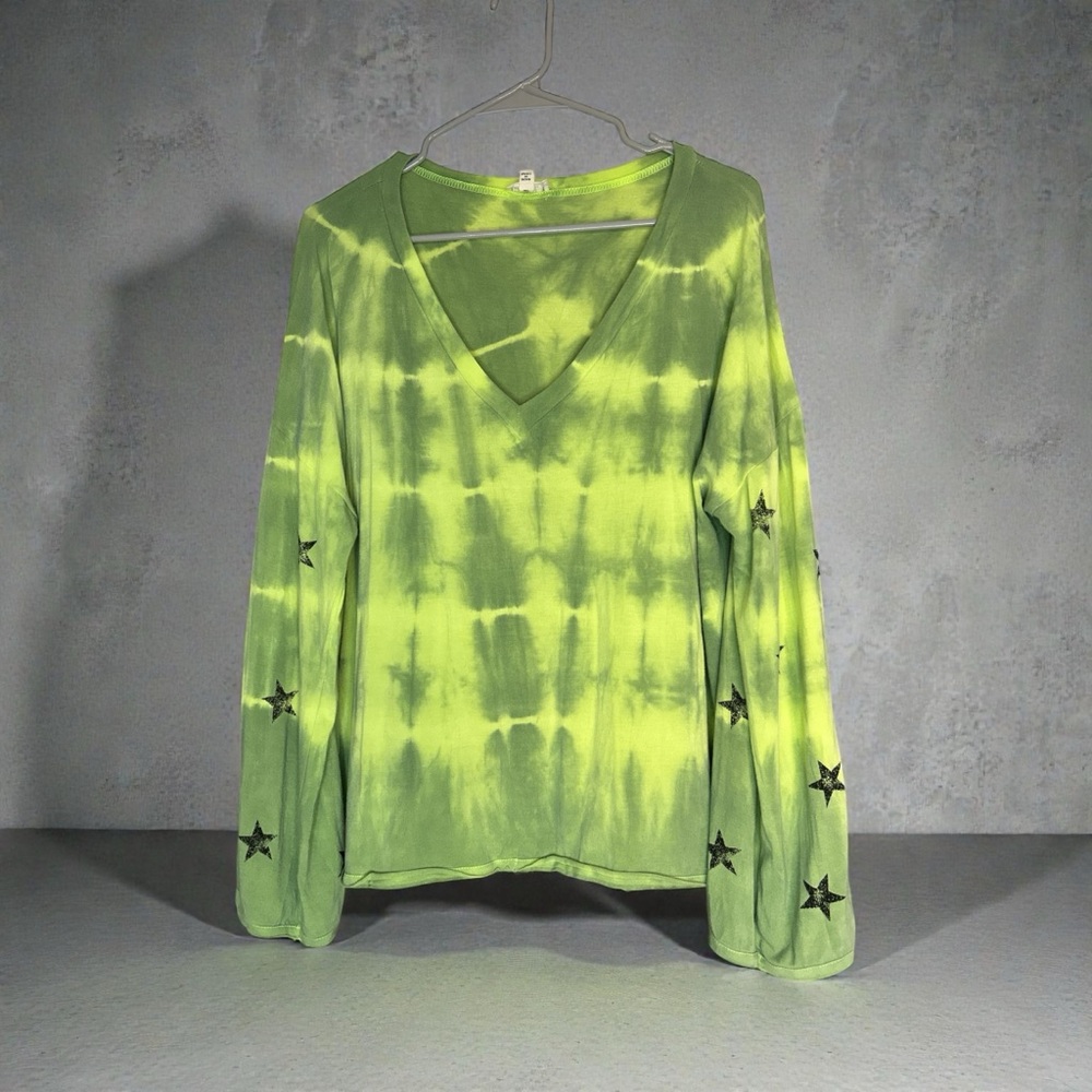 POL Green Tie-Dye Star Sleeve Long Sleeve Top